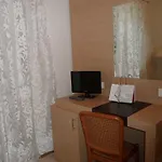Giugni Hotel 2*
