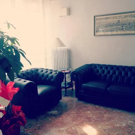 Giugni Hotel 2*