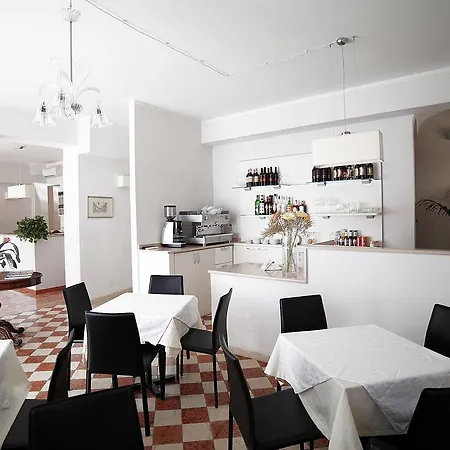 Giugni Otel